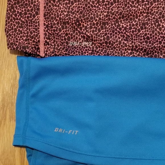 NIKE Dri-Fit Tanks Set of 2 Size Medium EUC - Picture 4 of 7